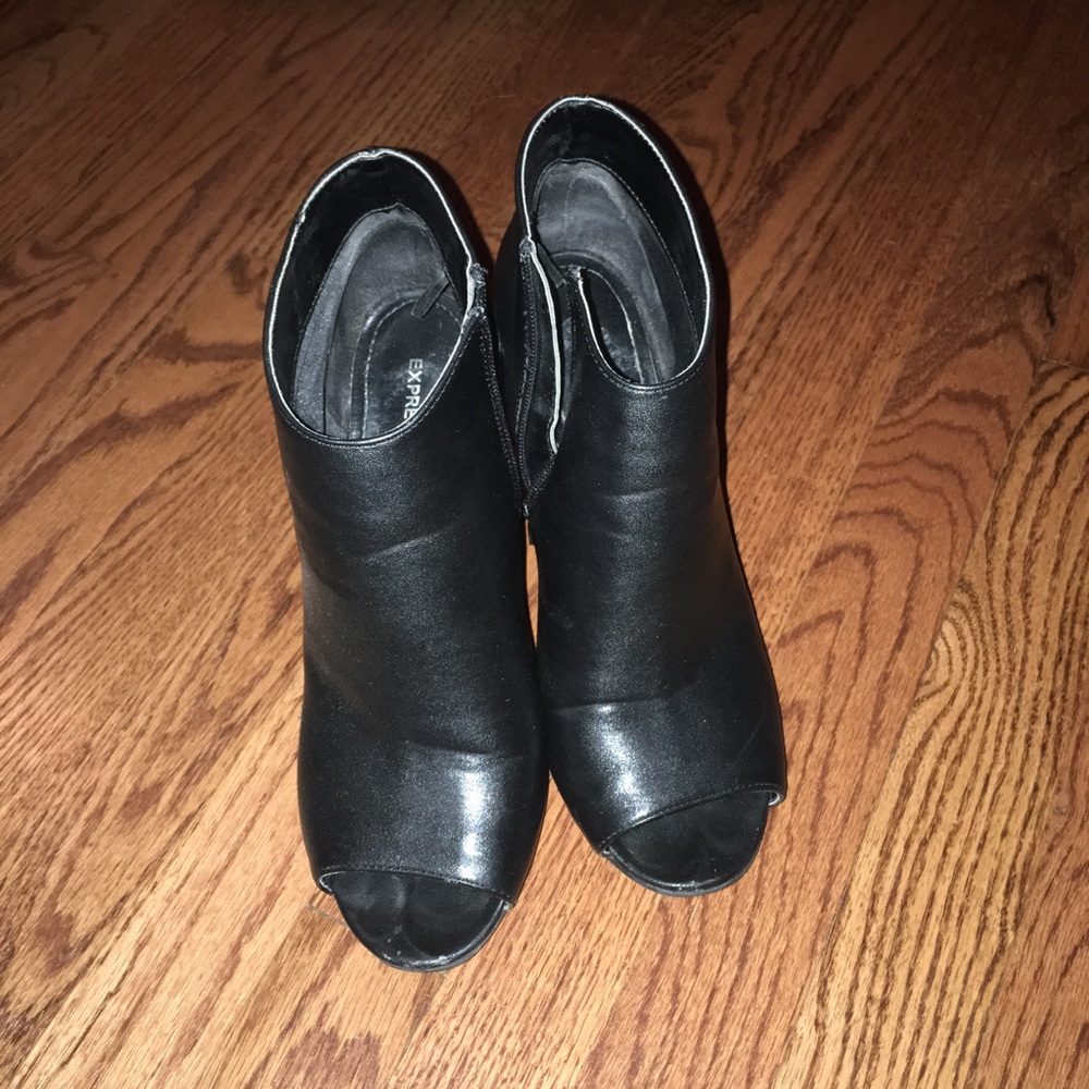 LAST CHANCE!  size 10 peep toe booties