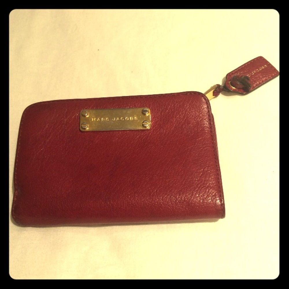 MARC JACOBS- RED LEATHER WALLET