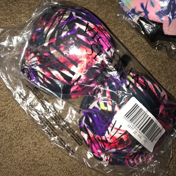 Victoria Secret Bra - Picture 1 of 1