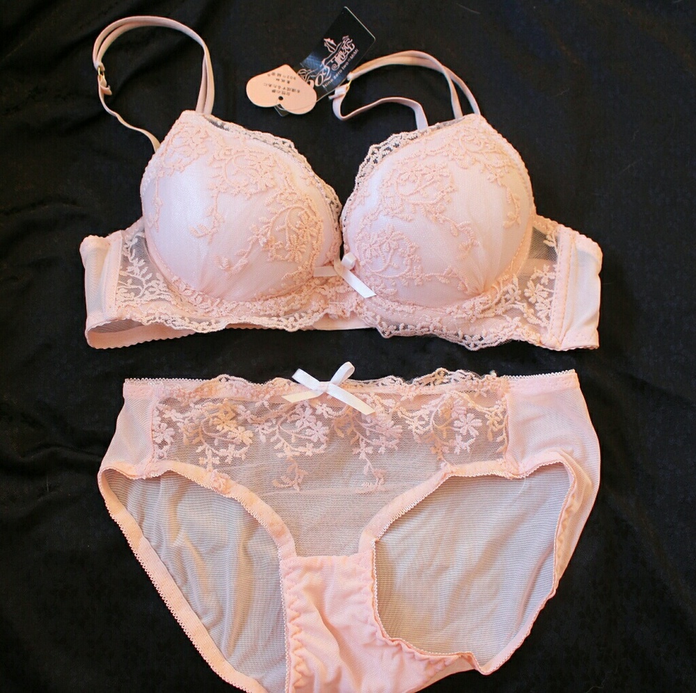 Bra and panty set NWT
