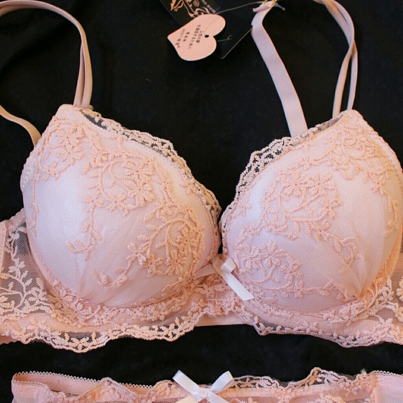 Bra and panty set NWT - Picture 2 of 3