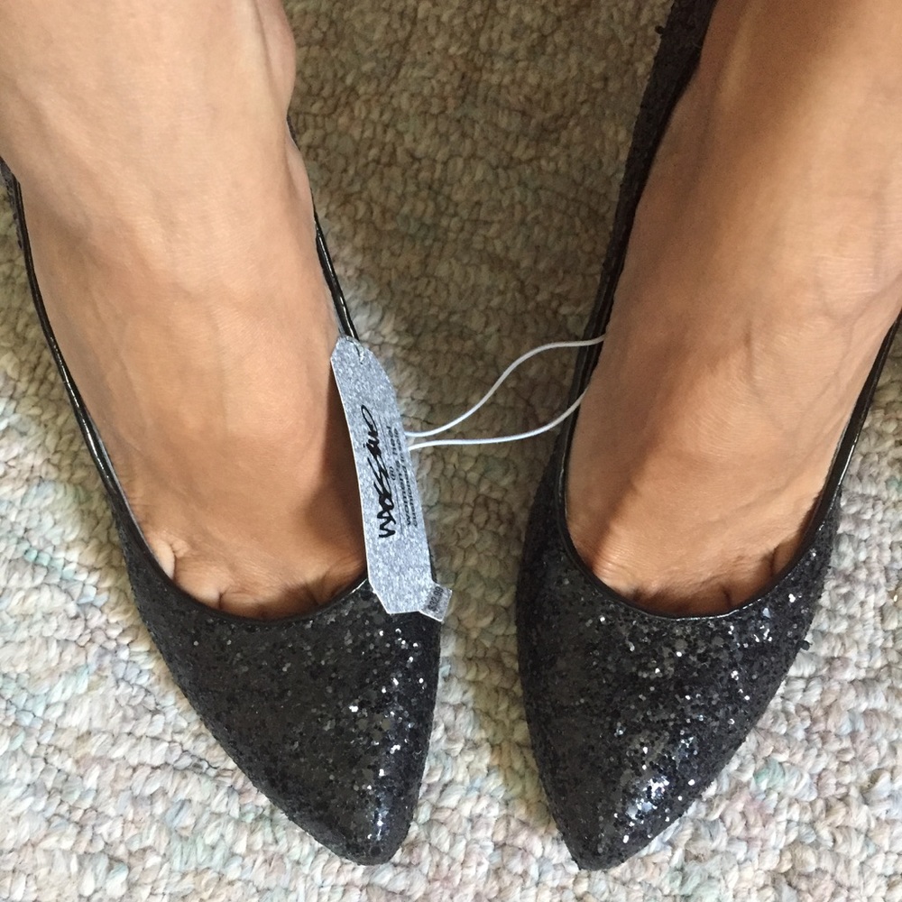 NWT Women's Black Glitter Heel Cushioned