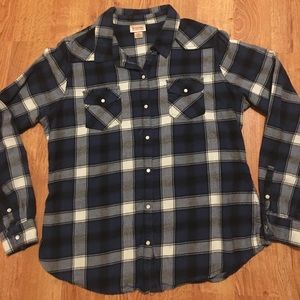 Long sleeved flannel pearl snap top