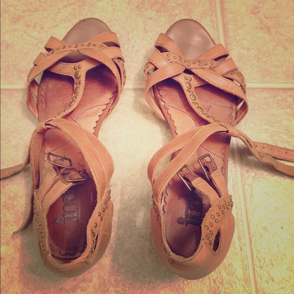 Indigo by Clark's distressed sandals.