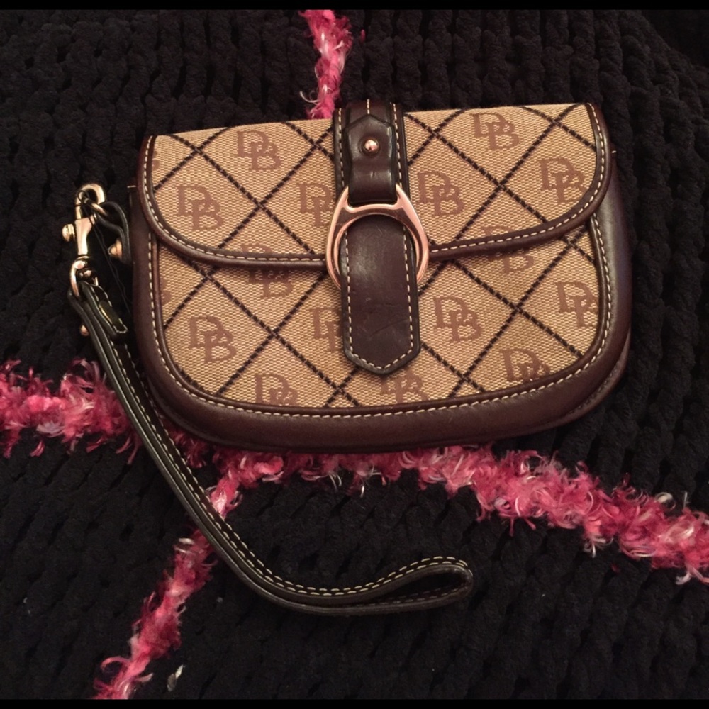 NWOT Dooney & Bourke 100% AUTH. Brown Stitched
