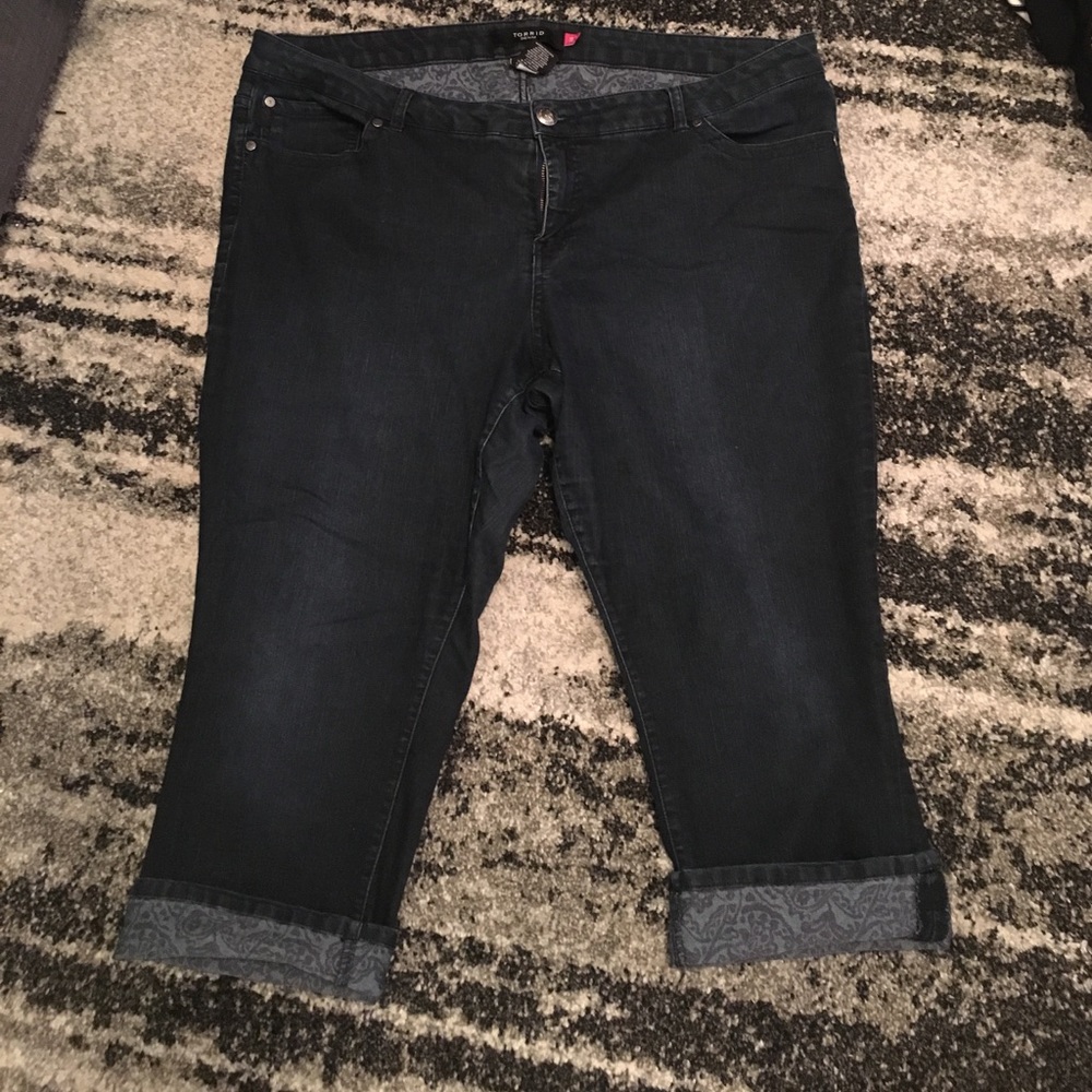 Denim rolled capris
