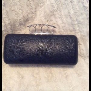 Black Knuckle clutch