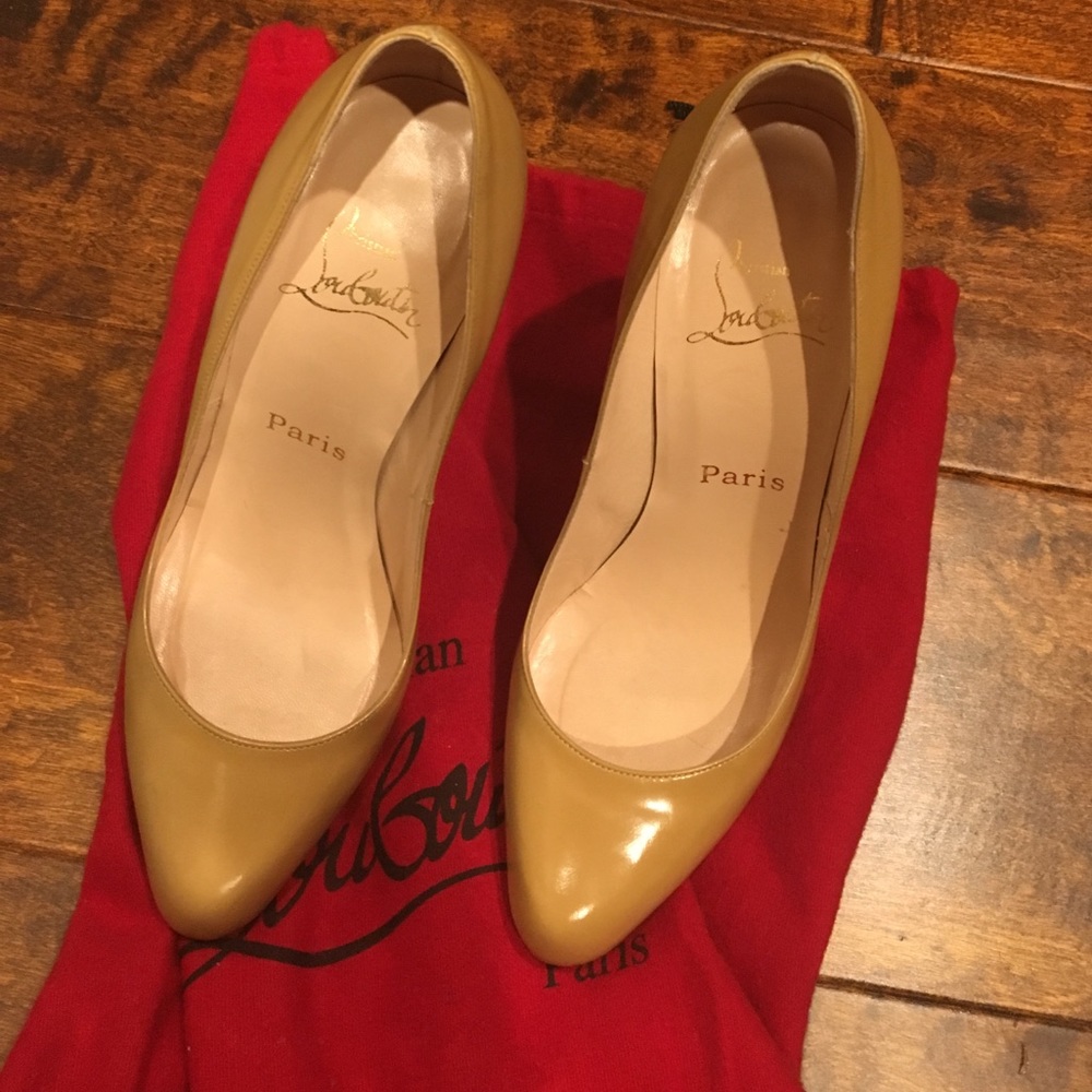 Authentic Christian Louboutin simple leather pumps
