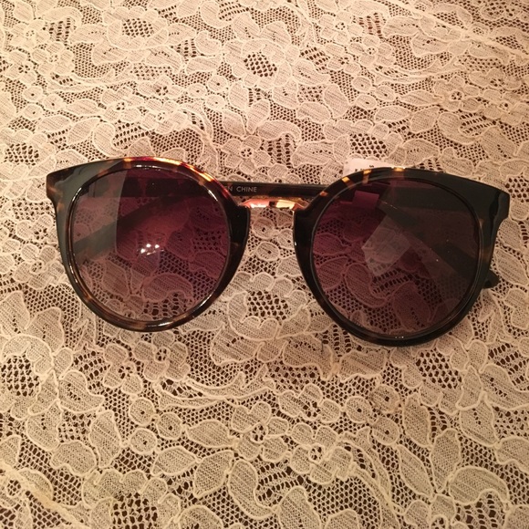 Ann Taylor Accessories - Ann Taylor Sunglasses
