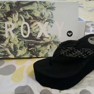 Roxy sandals