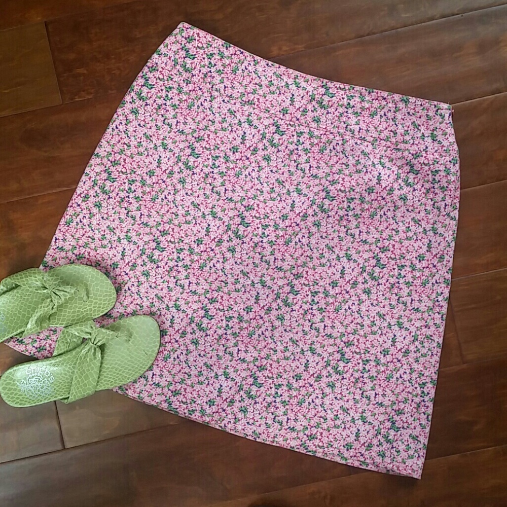 CHAUS Passion Pink Floral Stretch Skirt Size 10