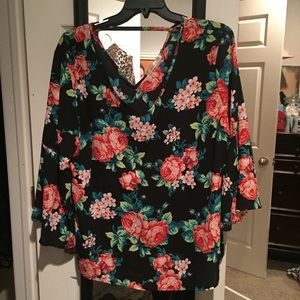 Floral Plus Size shirt. New without tags. Size 3x