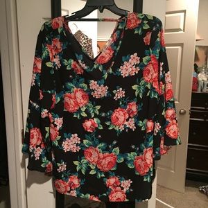 Floral Plus Size shirt. New without tags. Size 3x