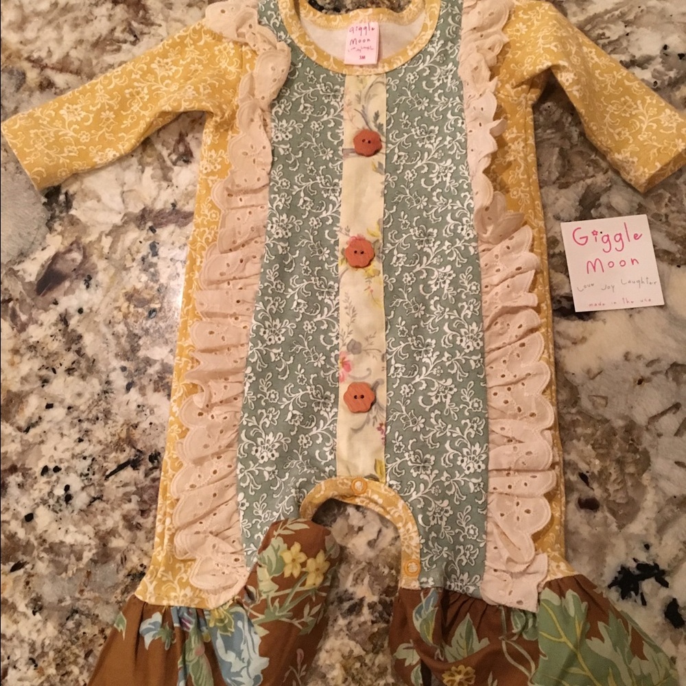 Giggle Moon 3m Live, Joy, Laughter Collection