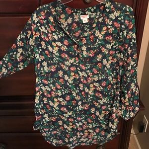 Floral high-low 3/4 sleeve shirt
