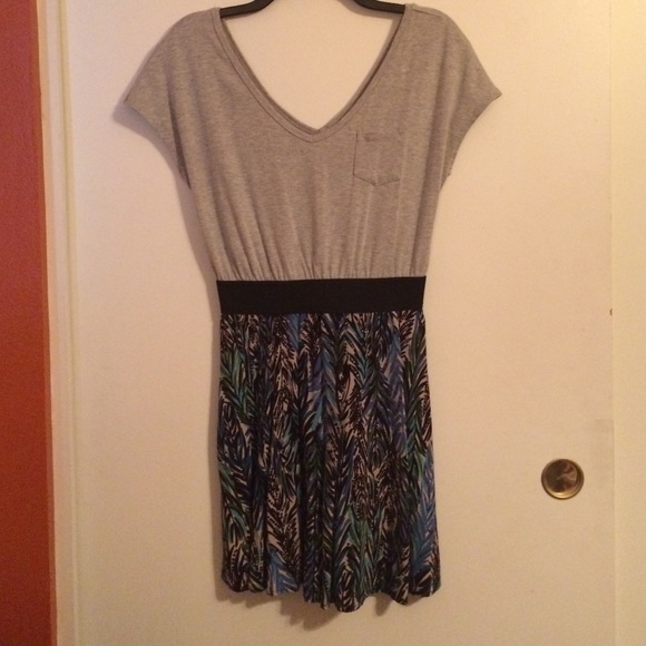 Gray / Patterned Dress - Picture 1 of 3