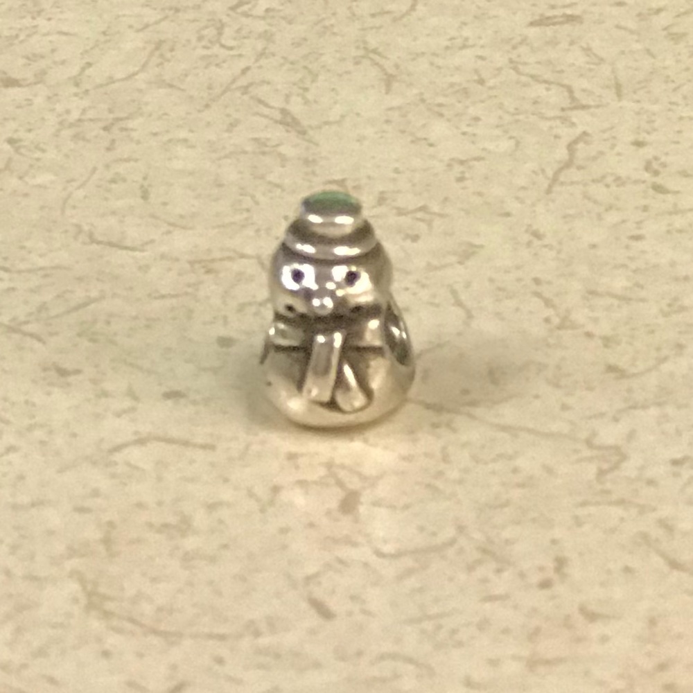 Pandora retired snowman Charm