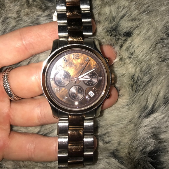 Michael Kors Watch - Picture 3 of 3