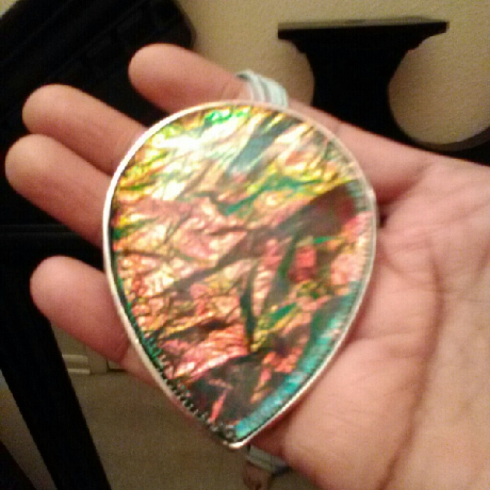 New beautiful tissue paper madalion necklace
