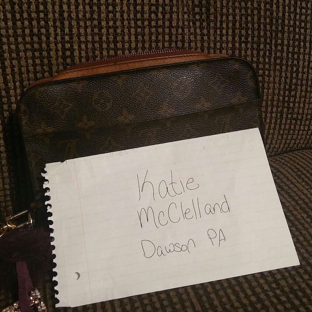 Louis Vuitton orsay wristlet