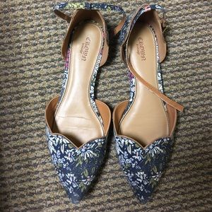 Crown vintage floral flats💕FINAL PRICE