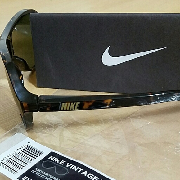 Nike Vintage 75