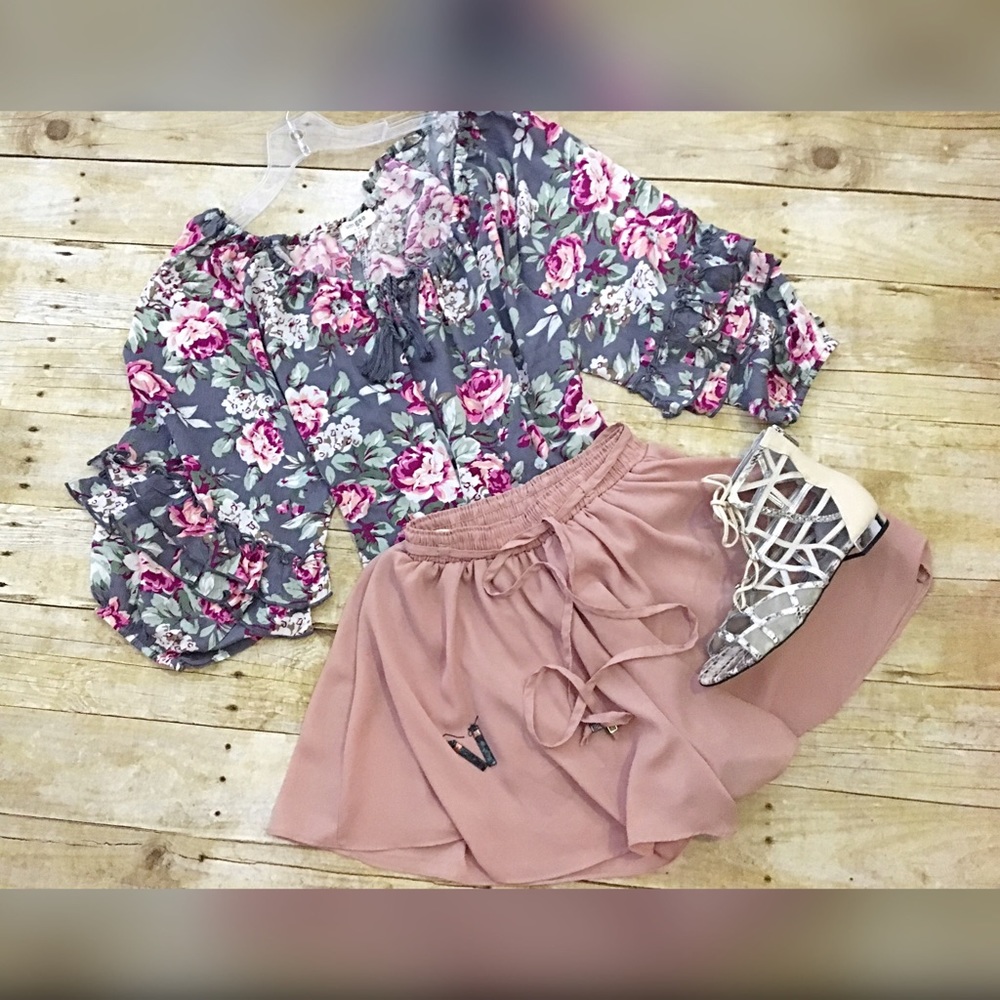 LAST 1! 💕Blush fully line flowy silk shorts- - Picture 2 of 4