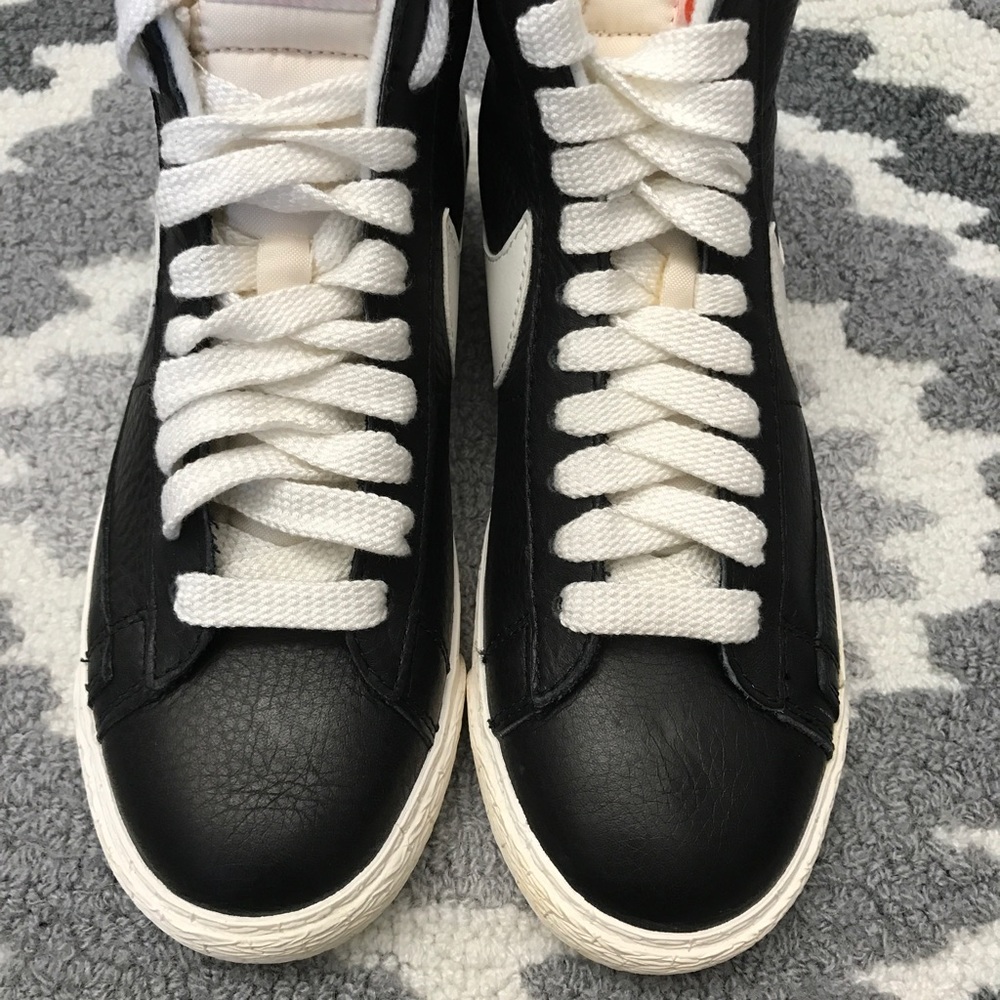 Nike Leather Blazer Sneakers - Picture 3 of 5