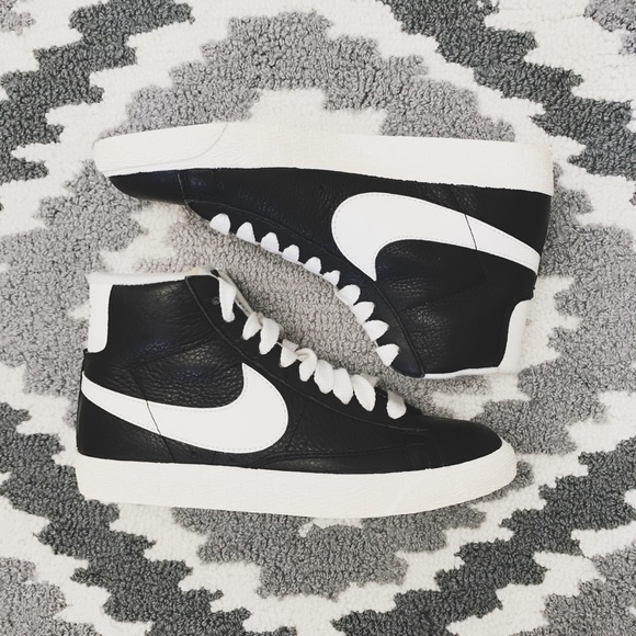 Nike Leather Blazer Sneakers - Picture 2 of 5