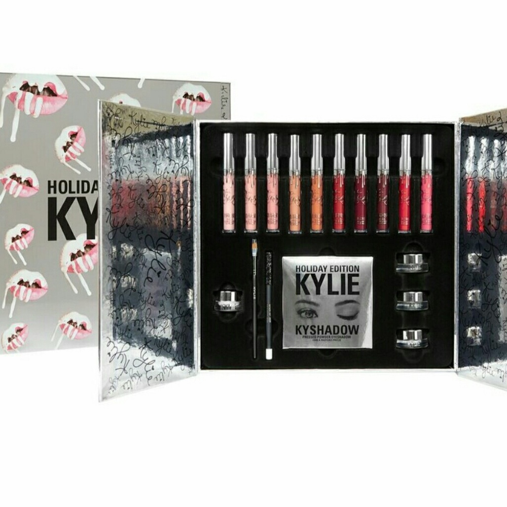 Holliday collection kylie jenner set