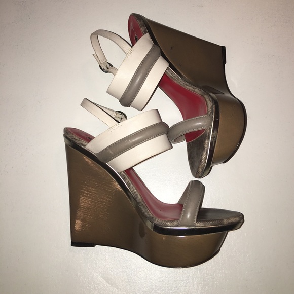 Charles Jourdan Glee wedges. Never worn. - Picture 4 of 5