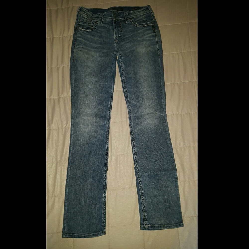 Size 28 inch waist jeans by Silver. Suki fit.