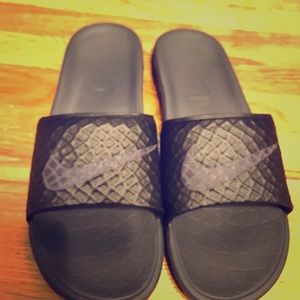 RARE Nike Men's Benassi Solarsoft Sandals Slides