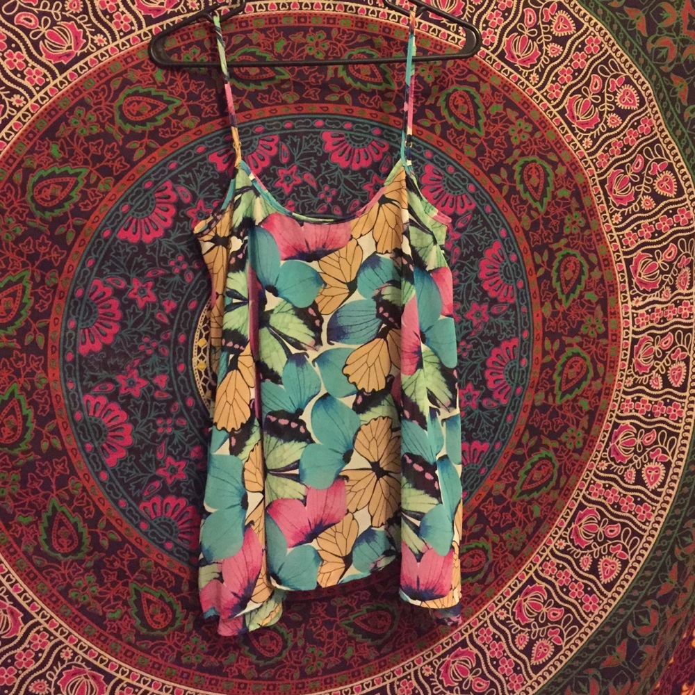 Mumu Lenz flutterfly top