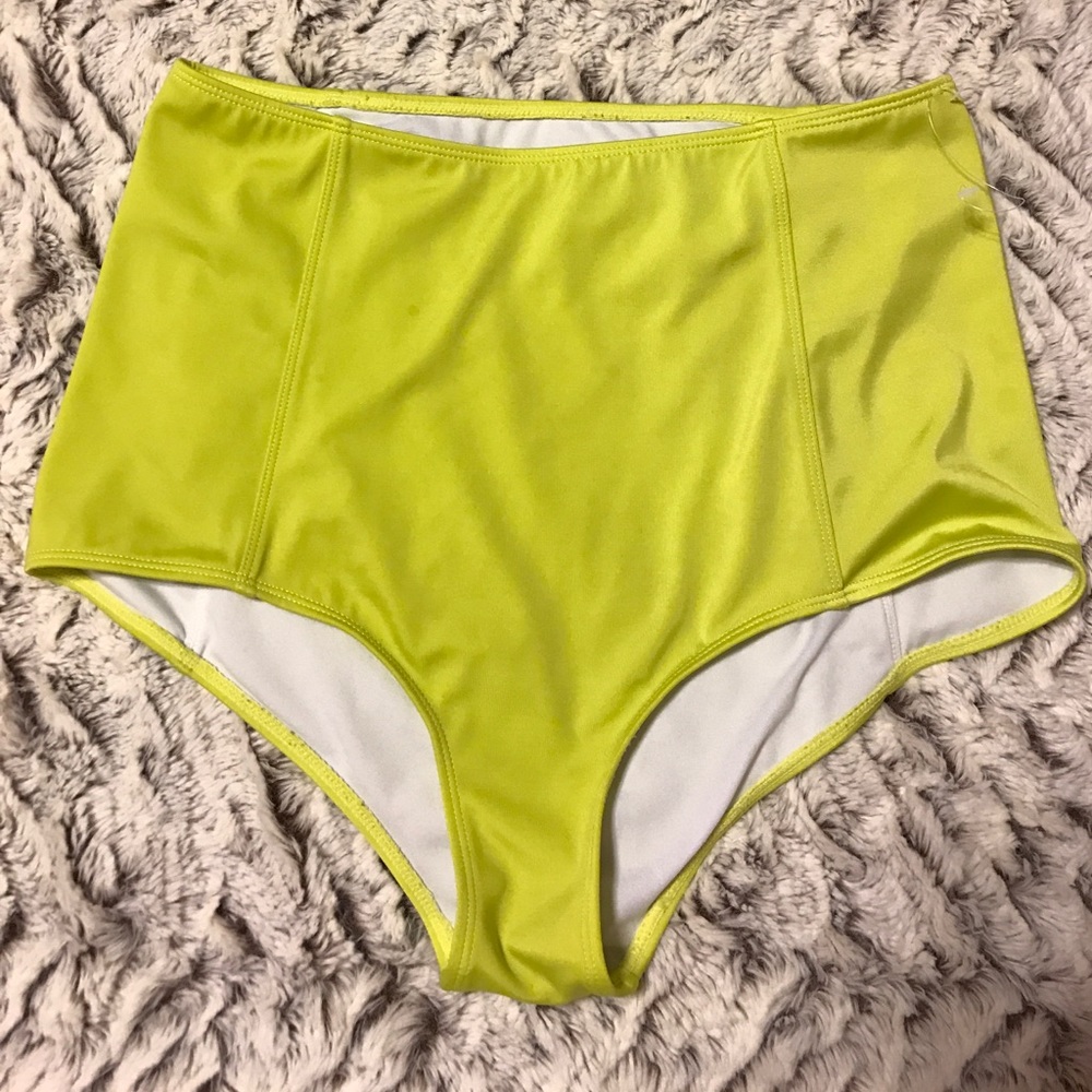 Kortni Jeane bottoms