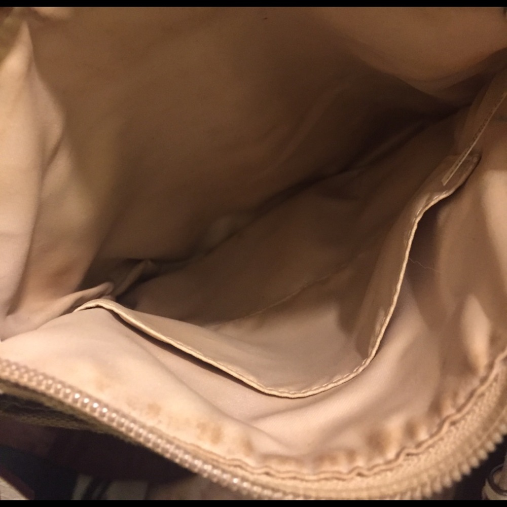 FREE Coach cosmetic bag & Authentic crossbody - Picture 3 of 4
