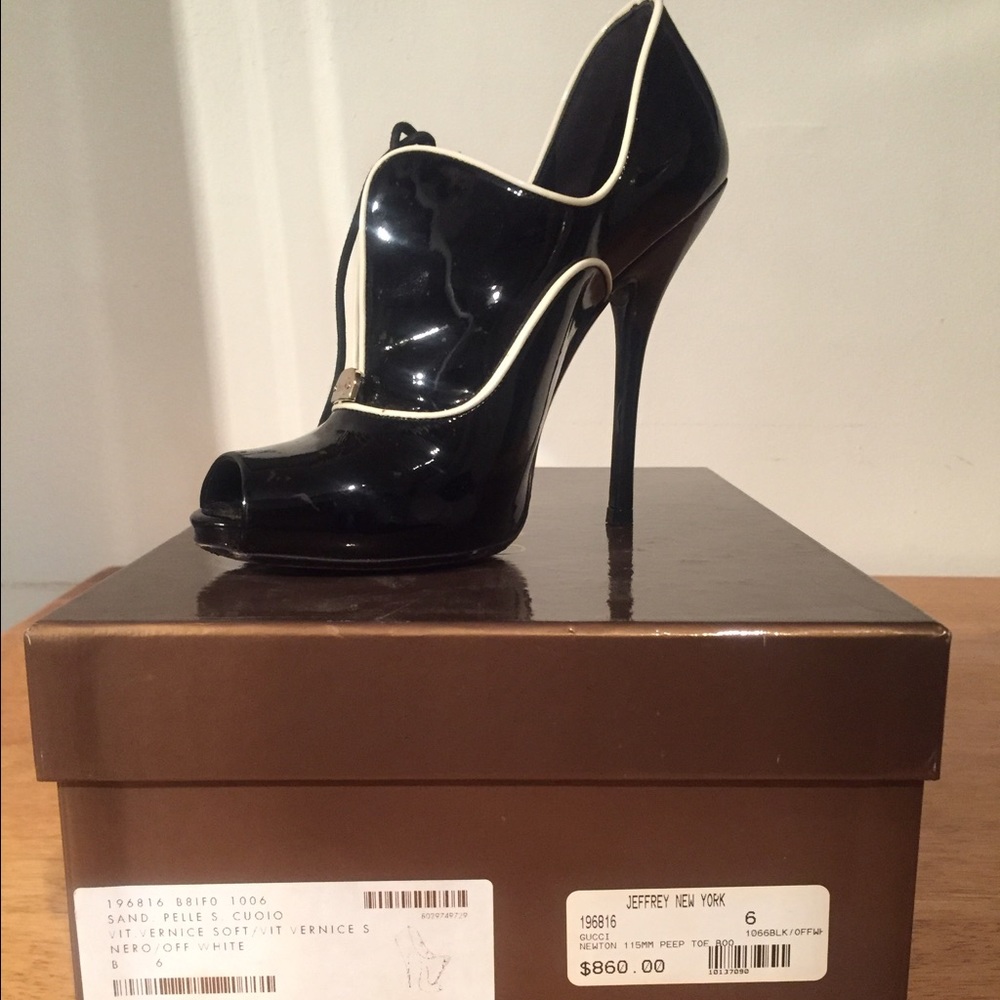 Classic Gucci Peep toe Bootie