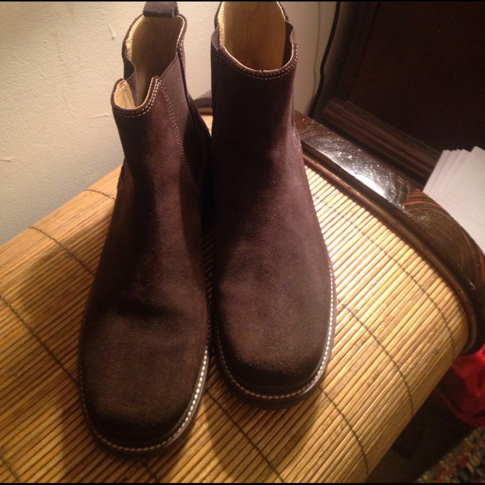 Women's L.L Bean brown boots size 9m.