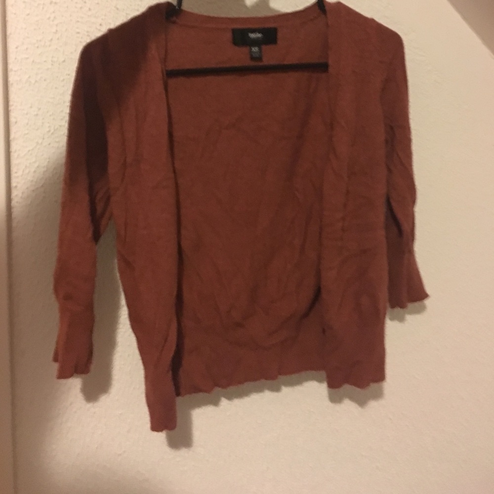 Quarter sleeve cropped sweater