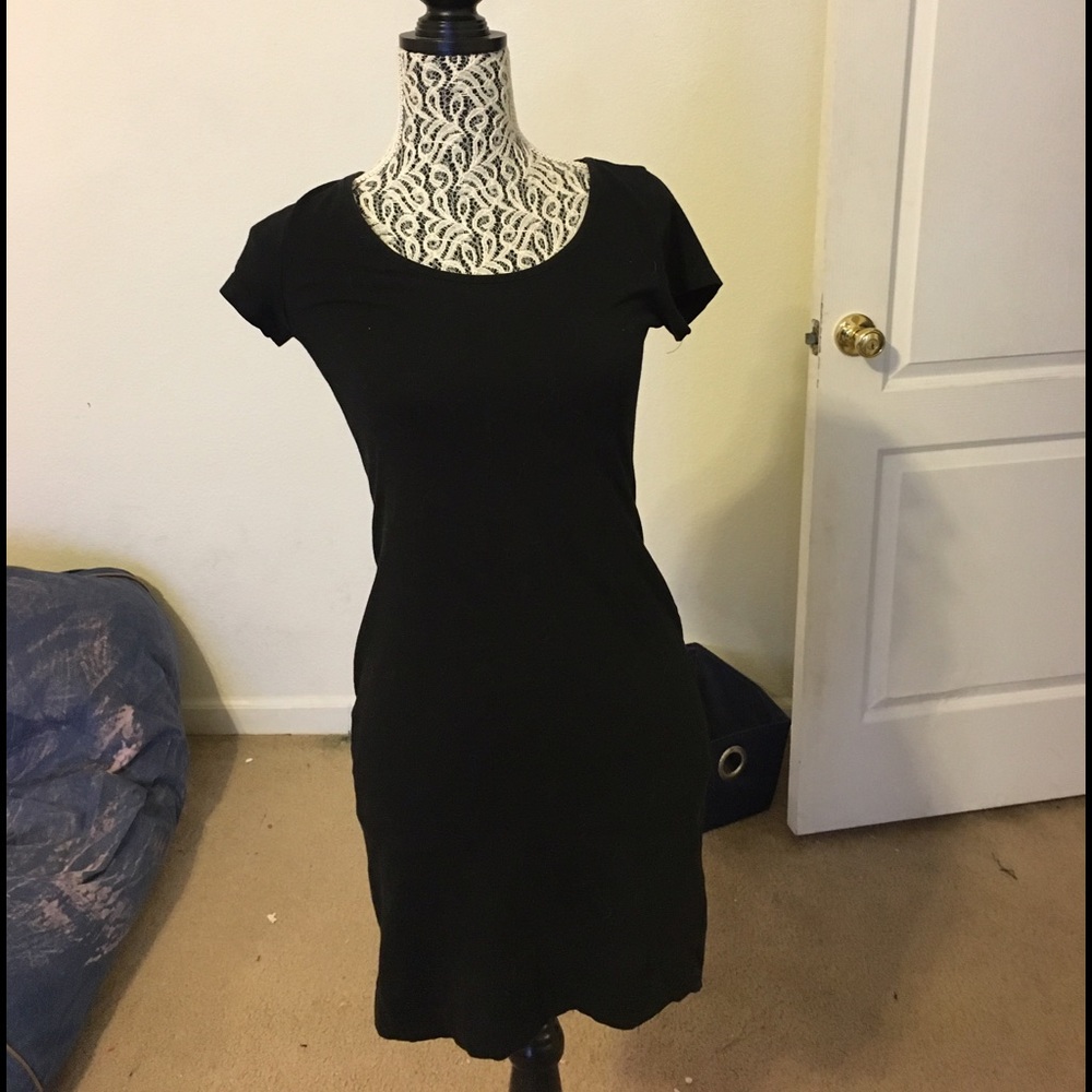 Black, short sleeve dress