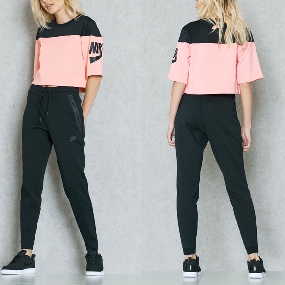 Nike Black Tech Fleece Sweat Pants - Picture 2 of 5