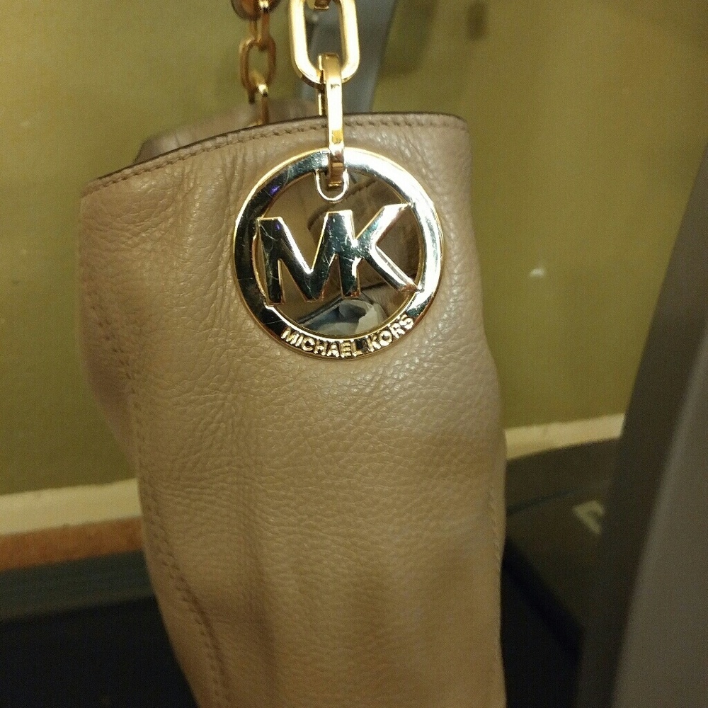 Michael Kors leather purse - Picture 2 of 4