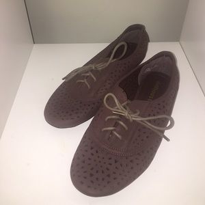 Burgundy oxford flats