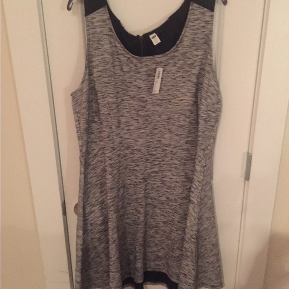 Old Navy Grey/Black Dress with Zipper on Back
