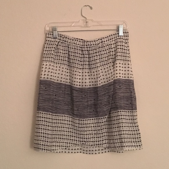 Madewell Dresses & Skirts - 100% Silk Black & White Madewell Skirt Medium