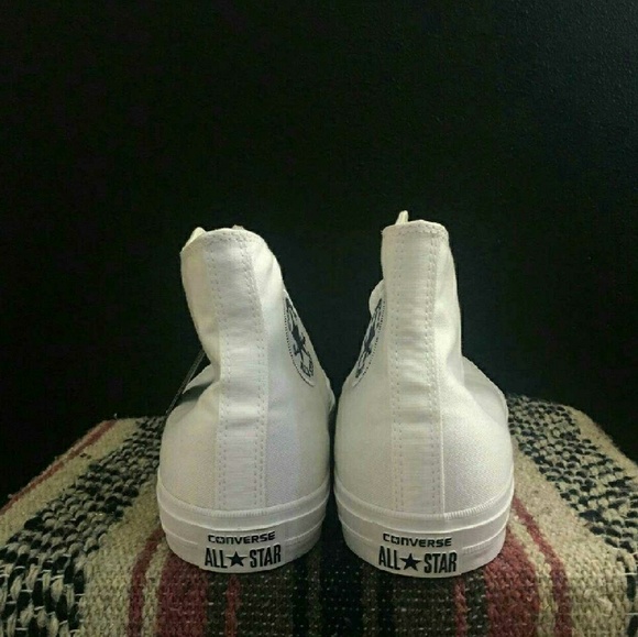 NWT Converse Chuck Taylor All Star 2 High Tops - Picture 2 of 3