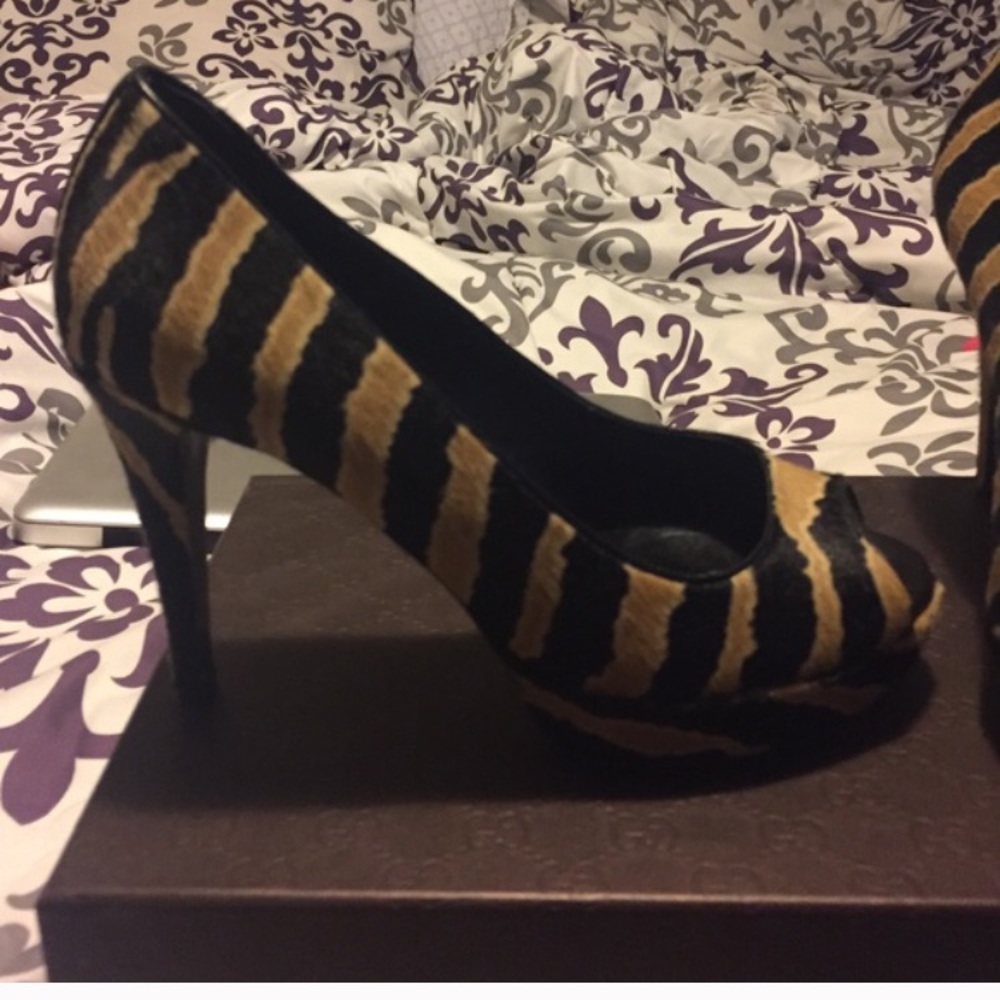 *Flash SALE* 🎉 Gucci Nappa Charolette pony