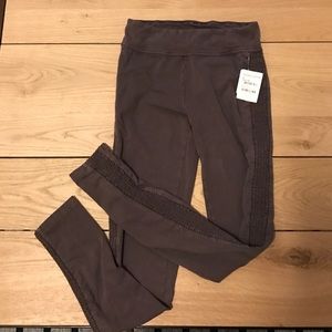 NWT✨ Washed plum leggings with ribbed sides