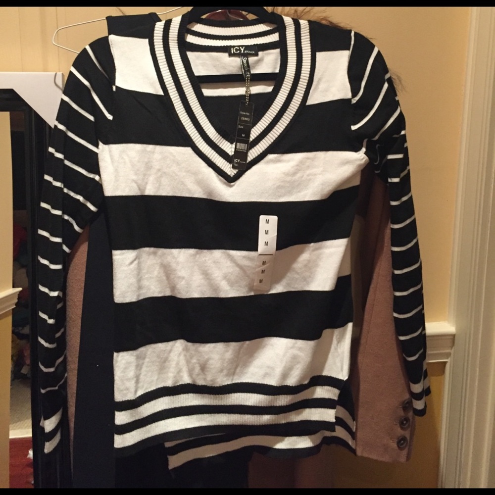 NWT | ICY Fashion | Sweater | Black & White | M |
