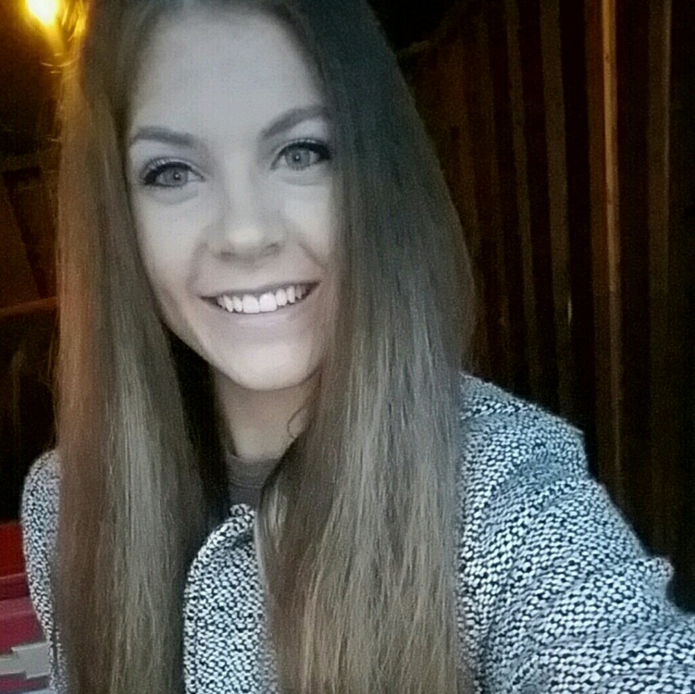 Meet your Posher, Brittni